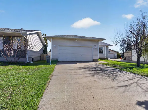 5204 55th Ave, Mundare, AB T0B 3H0