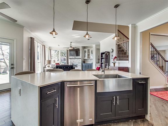 5th image of 785 Meadow Lake Dr