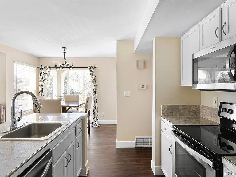 6755 S Ivy St #B5 — Photo 8