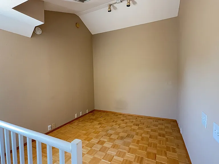 7205 Calabria Ct #7 — Photo 6