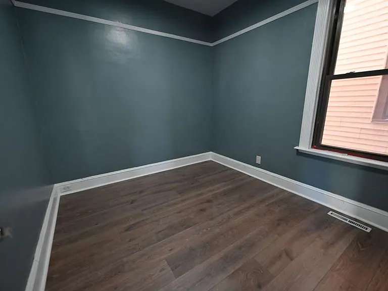 4 Washington St #1 — Photo 12
