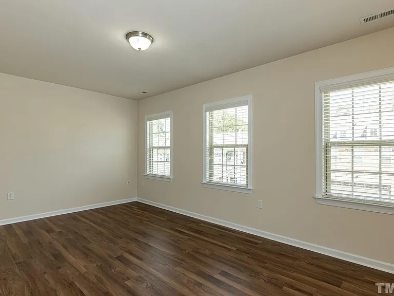407 Daylin Dr — Photo 26