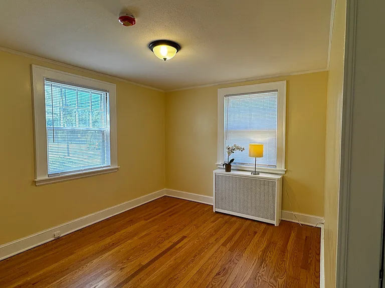 406 Oakwood Ave — Photo 8