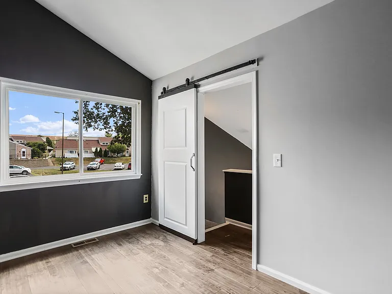 1523 Kensington Dr — Photo 21