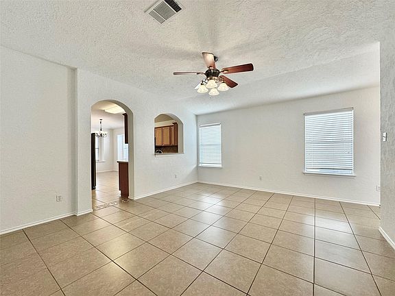 5th image of 1015 Aiken Dr