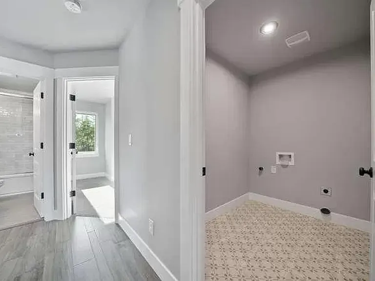6636 SE 57th Ave — Photo 10