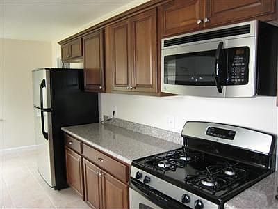 4th image of 2925 N 8th St