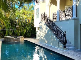 570 Hampton Ln, Key Biscayne, FL 33149