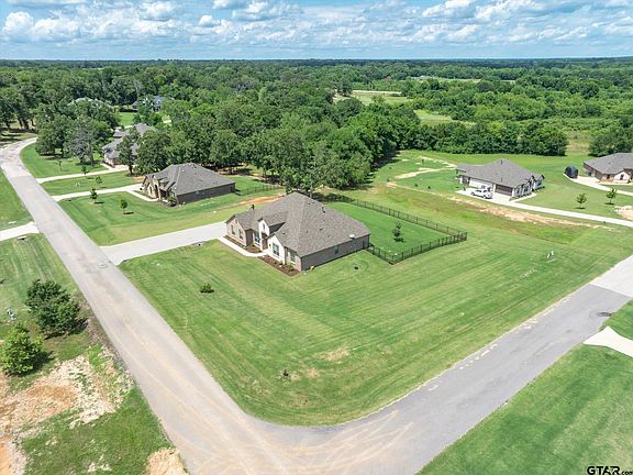 3rd image of 425 Private Road 7017