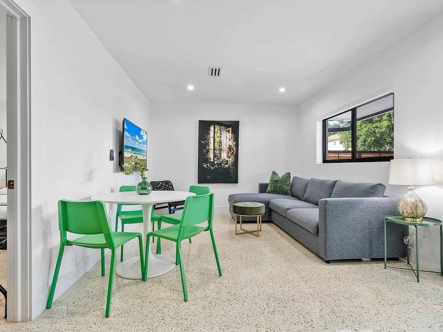 1 bed, $5,373 — Photo 2