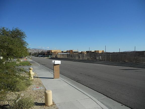3rd image of 65818 Flora Ave
