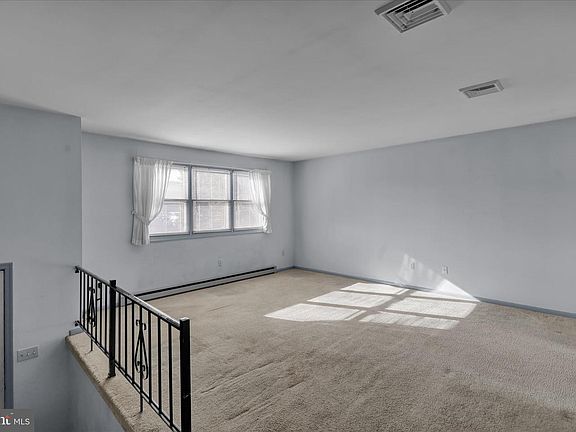 5th image of 17 Birdsfoot Dr