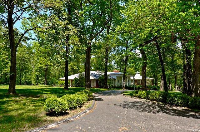 1st image of 1 Barclay Woods Dr
