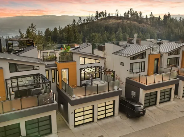 1818 Peak Point Ct #16, West Kelowna, BC V1Z 4B4