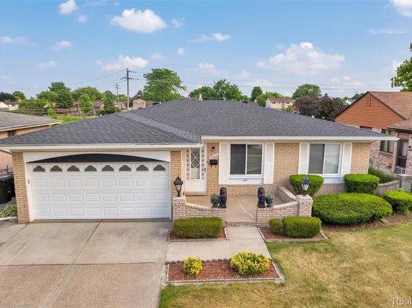 13612 Canterbury Dr, Sterling Heights, MI 48312