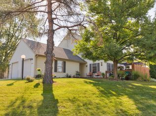 8616 Holly Ln, Urbandale, IA 50322