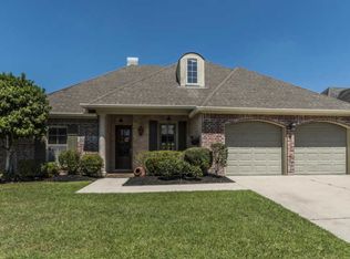 105 Southlake Cir, Youngsville, LA 70592