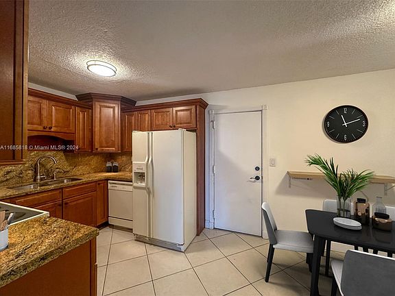 3rd image of 13951 Kendale Lakes Cir #104A