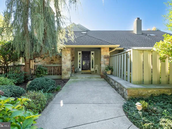 1088 Broadmoor Rd, Bryn Mawr, PA 19010