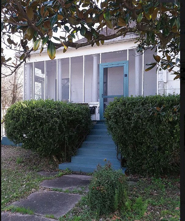 1st image of 401 Hyde Park Blvd #1