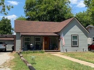 814 East St, Graham, TX 76450