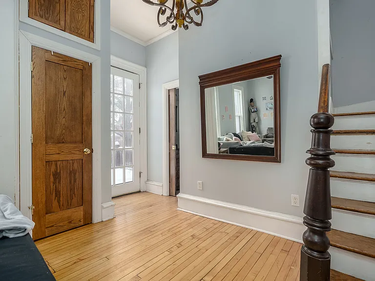 716 W Kalamazoo Ave — Photo 3