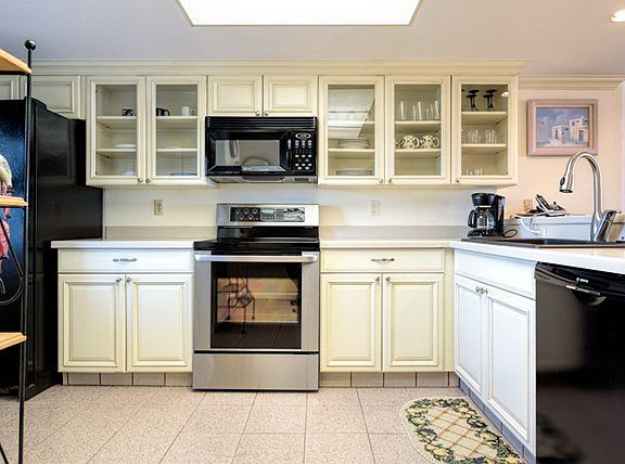3rd image of 4400 Gulf Blvd APT 407