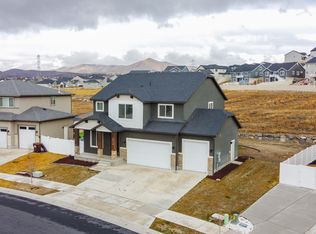 8416 N Sun Crest Dr, Eagle Mountain, UT 84005