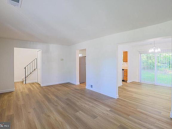 5th image of 1327 FARRARA DRIVE