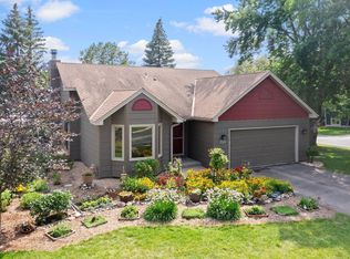 753 Canterbury Cir, Chanhassen, MN 55317