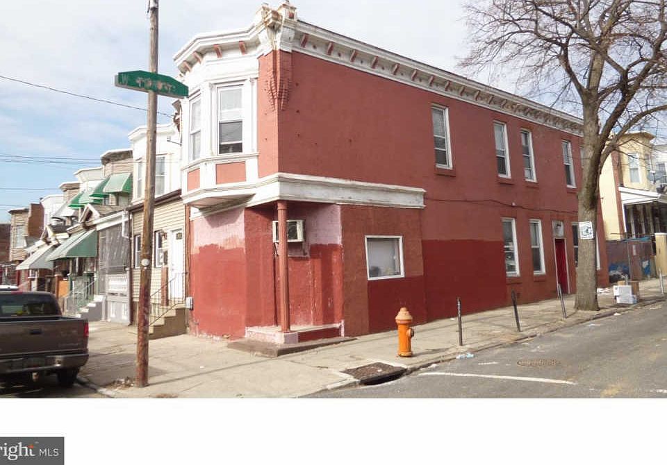 1st image of 135 E Westmoreland St