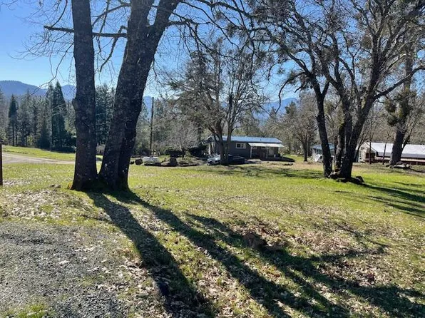 1138 Missouri Flat Rd, Grants Pass, OR 97527