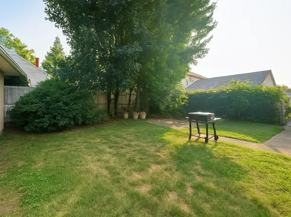 422 Cromwell Avenue image 2 of 16