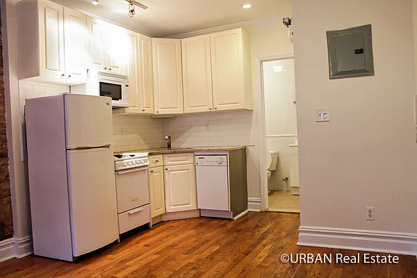 Rented by Urban Real Estate Inc | media 7