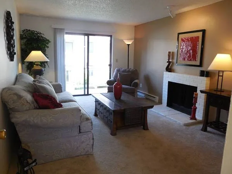 Crystal Springs Apartments — Photo 93