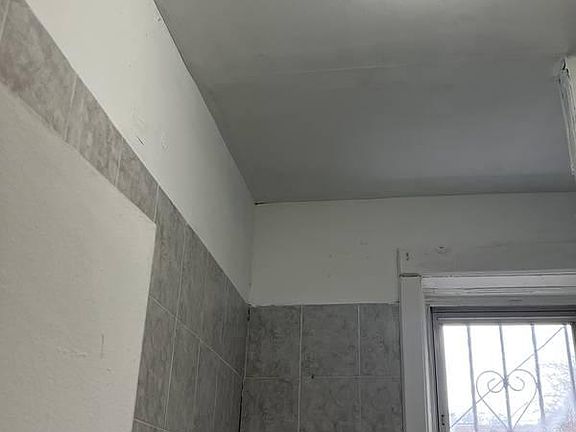 5th image of 320 Central Ave #6