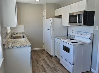 41655 Wilcox Rd APT 8, Plymouth, MI 48170