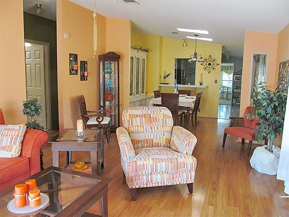 5th image of 1115 La Paloma Blvd