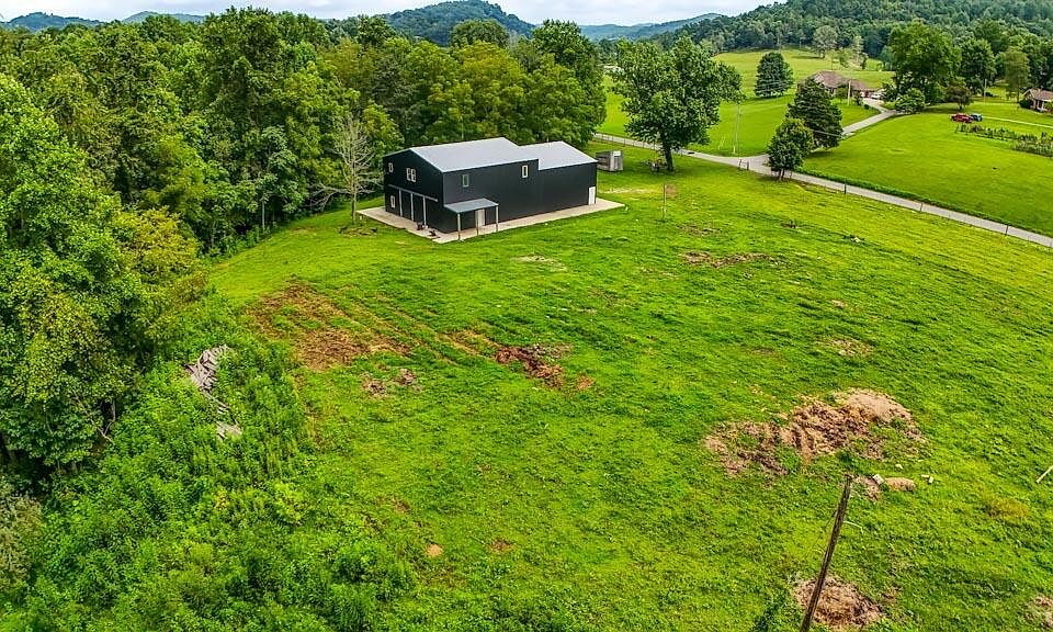 1st image of 380 Swan Pond Rd