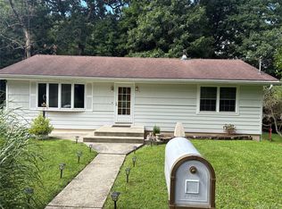 24 Faye Ave, New Windsor, NY 12553