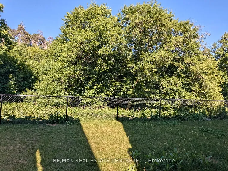 100 Hollywood Ct #49 — Photo 33