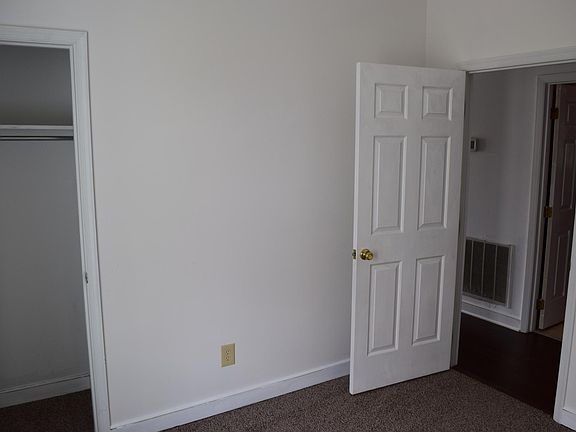 4th image of 801-27 W McGee St