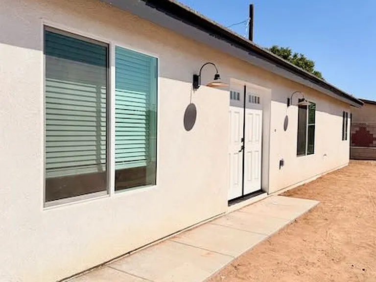 Spacious 3BR/2BA Home with Open Floor Plan, Garage & Washer/Dryer — Photo 27