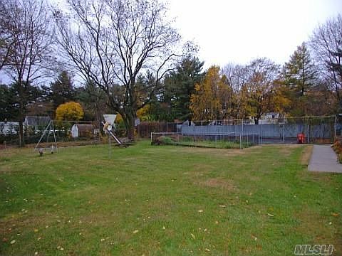 3rd image of 6 Crescent Pl