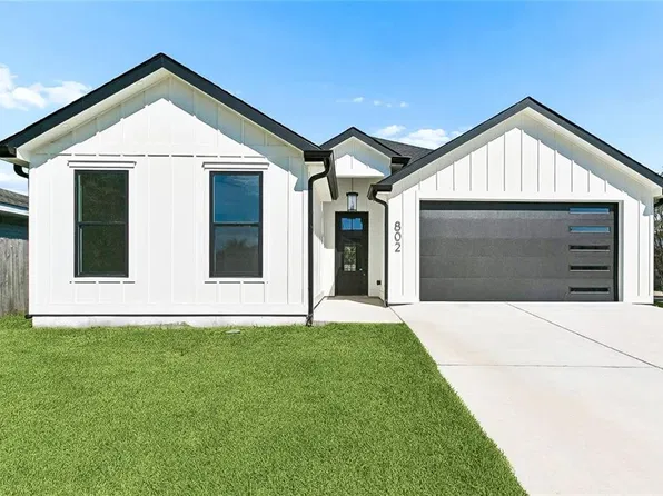 802 Kathy St, Gretna, LA 70056