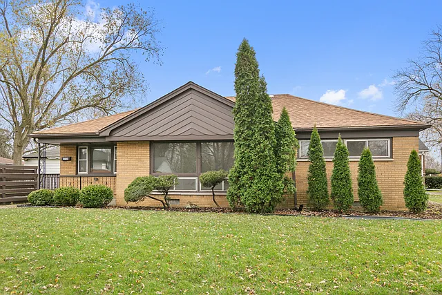 17135 Highland Ave photo 1