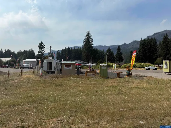 120 Detroit Ave N, Detroit, OR 97342