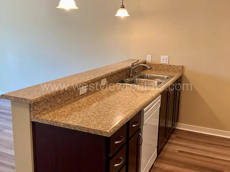 200 E Maple St — Photo 274