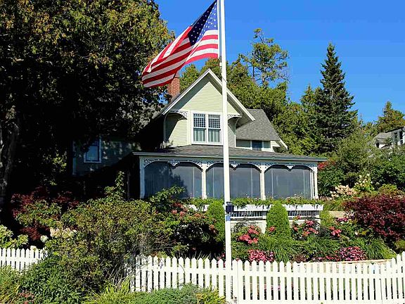 2nd image of 7896 W Bluff Rd