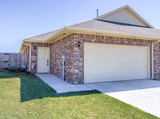 100 Barrett Pl, Edmond, OK 73003